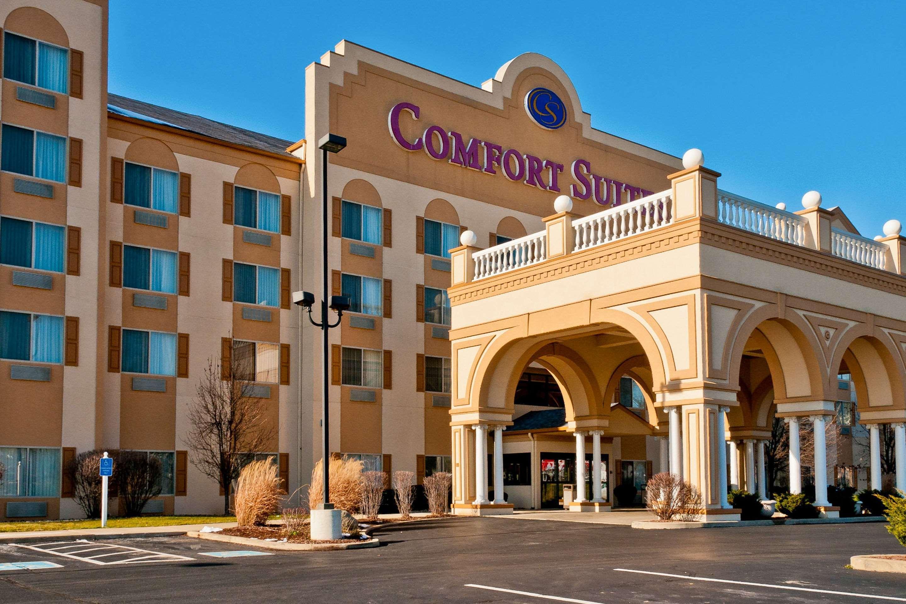 Comfort Suites University Area Notre Dame-Саут-Бенд Экстерьер фото